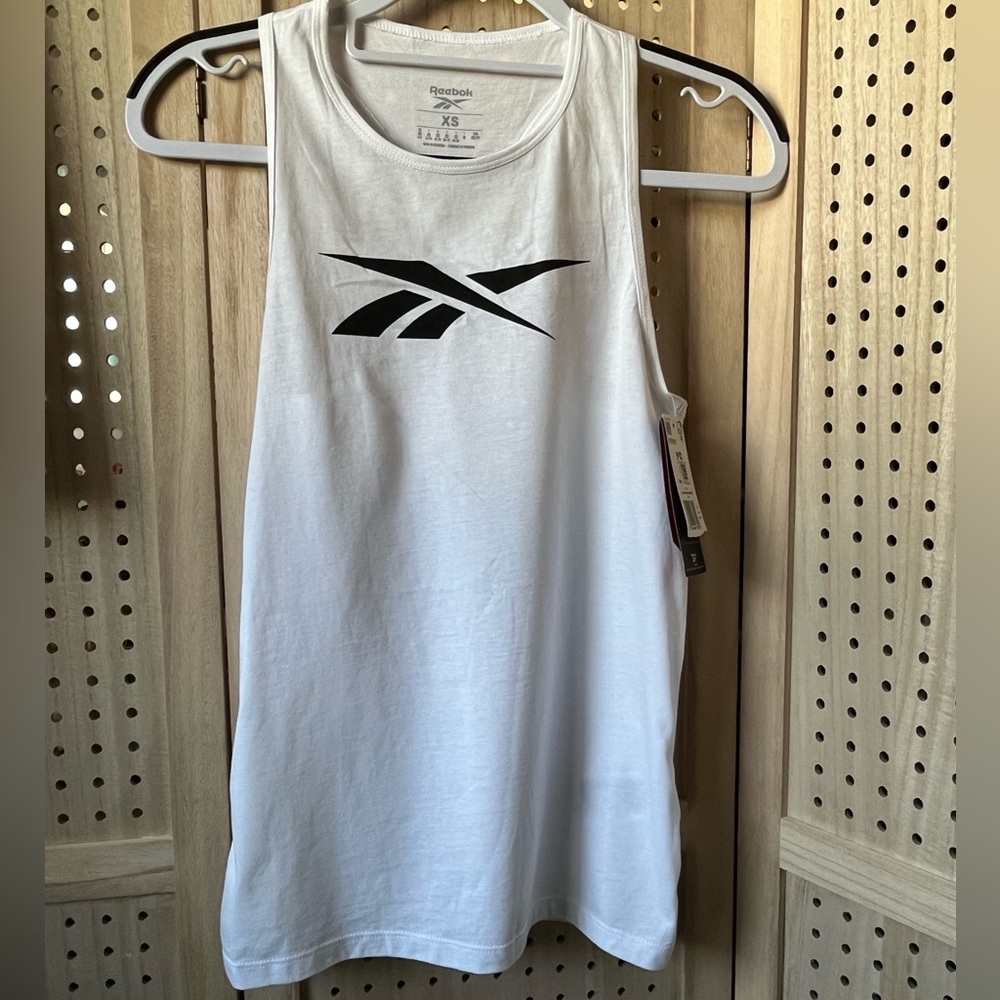 Reebok ~ Razor Back T~shirt - Picture 6 of 6